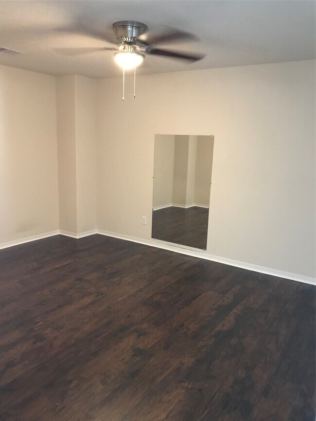 Building Photo - 3238 Apple Dale Dr