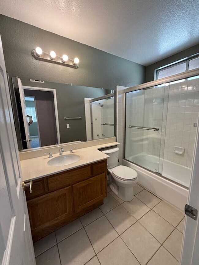 Building Photo - Spectacular view home in Anaheim Hills