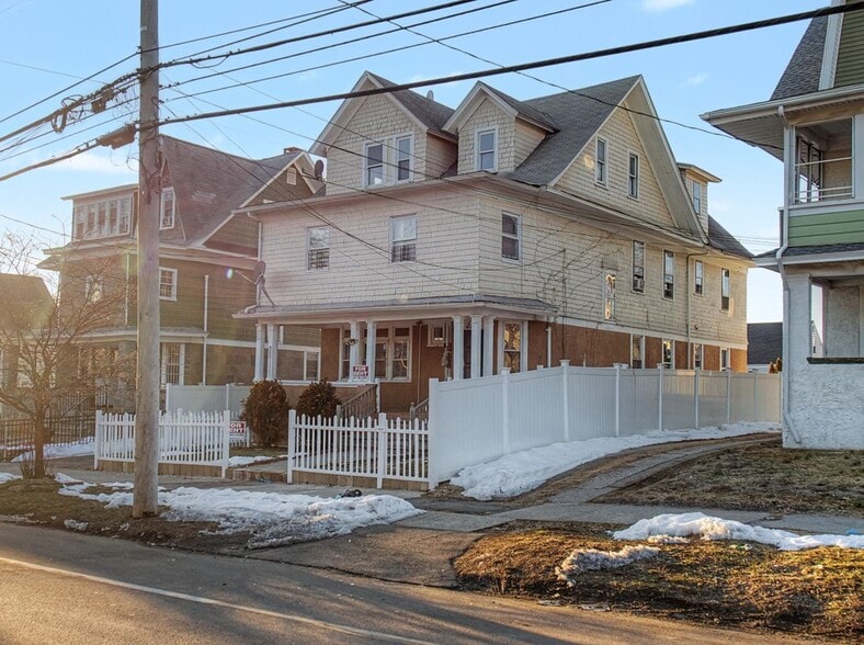 Building Photo - 1872 North Ave