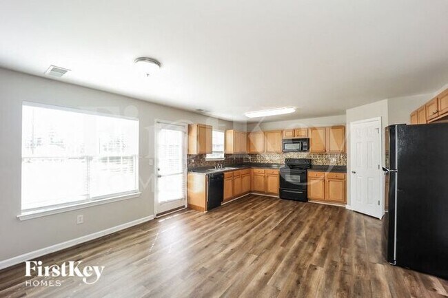Building Photo - 563 Hartwell Ct