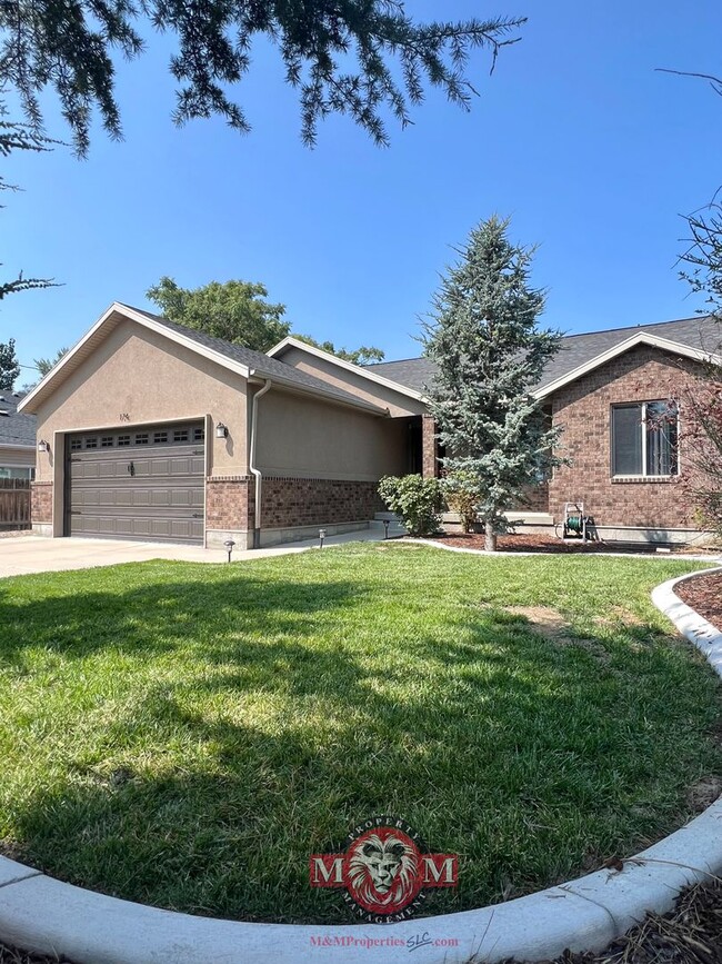 Building Photo - Remodeled 5 Bd Home in Midvale