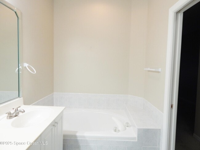 Building Photo - 4590 Brantford Ct
