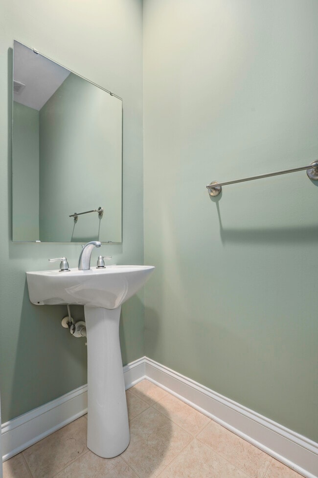 Building Photo - 1201 Dingle Rd