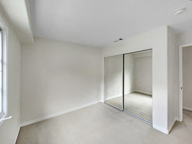 Building Photo - 42 N Michigan Ave