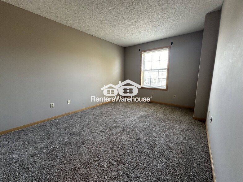 Building Photo - 3635 Lawndale Ln N