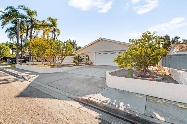 Building Photo - 2039 Village Wood Rd