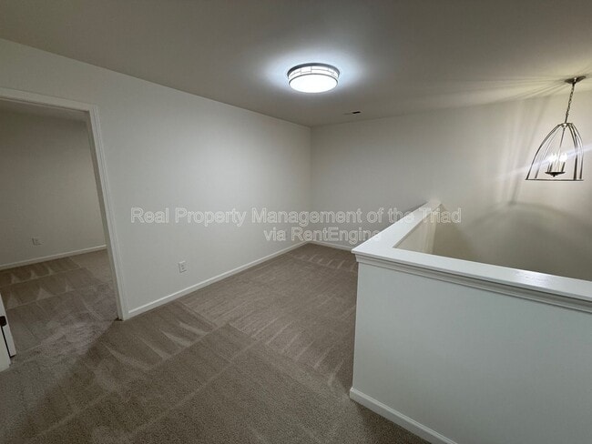 Building Photo - 1311 Red Deer Dr