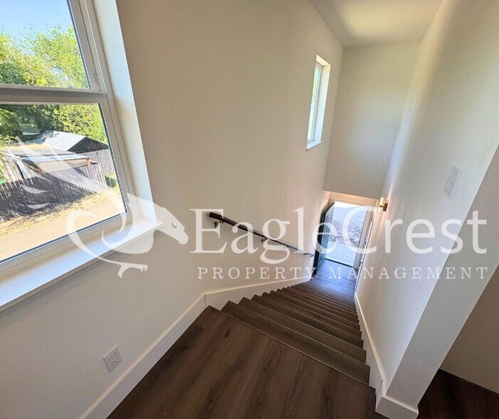 Building Photo - 420ANKENY