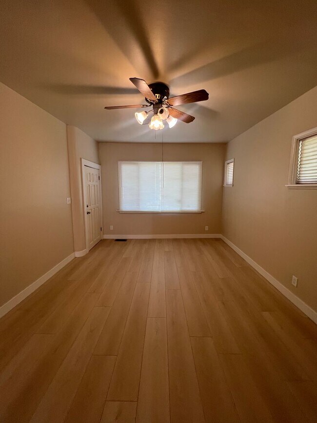 Building Photo - BEAUTIFULLY REMODELED HOME W/ HUGE OUTBUILDING!!