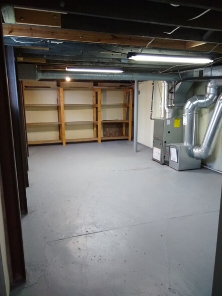 Building Photo - 2658 Deming Ave