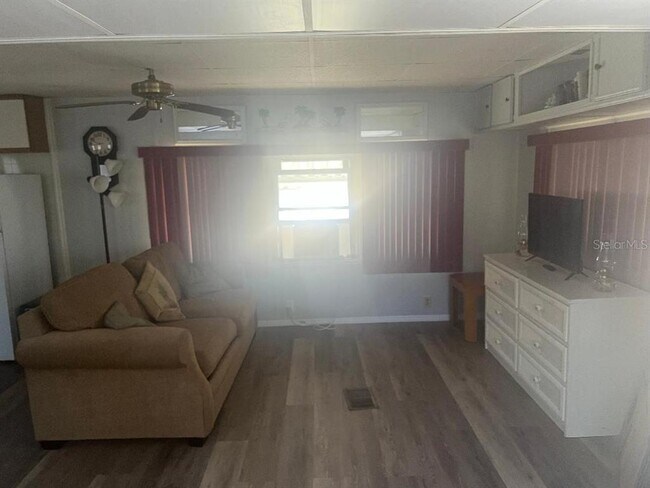 Building Photo - 1949 Hess Dr