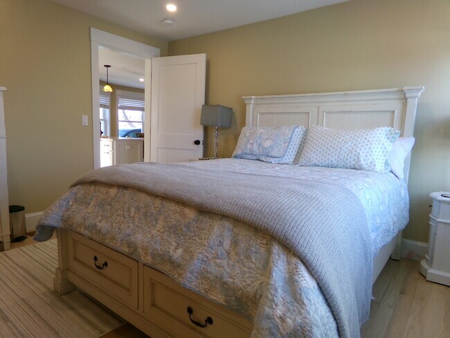 Building Photo - 8 Water St