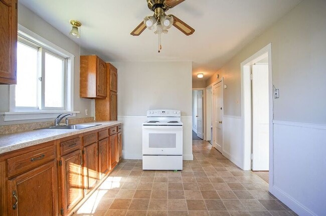 Building Photo - 42R Jefferson St