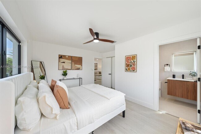 Building Photo - 1305 N 31st Rd