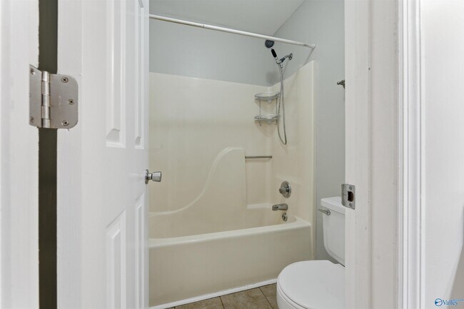 Building Photo - 121 Grayson Ave