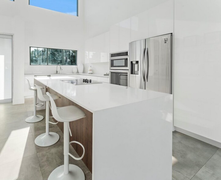 Building Photo - 7610 Bayside Ln