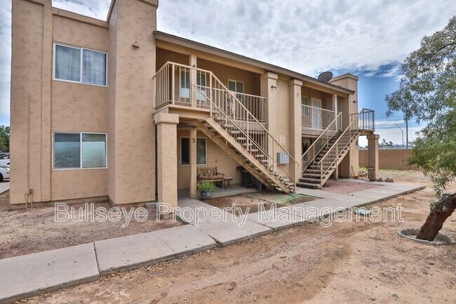 Primary Photo - 2701 E. Beck Lane