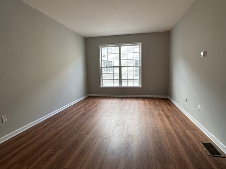 Building Photo - 200 Dey St