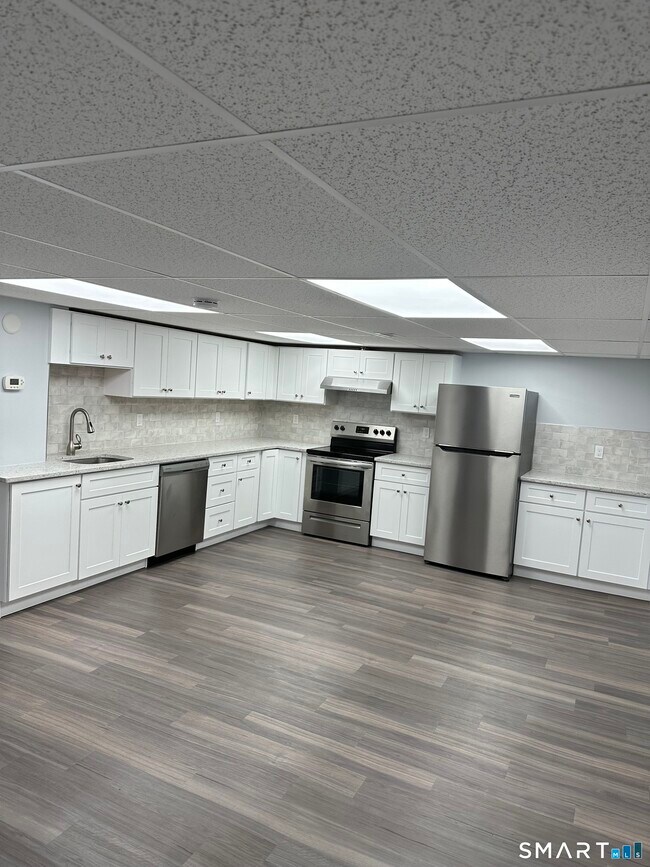 Building Photo - 104 East Ave