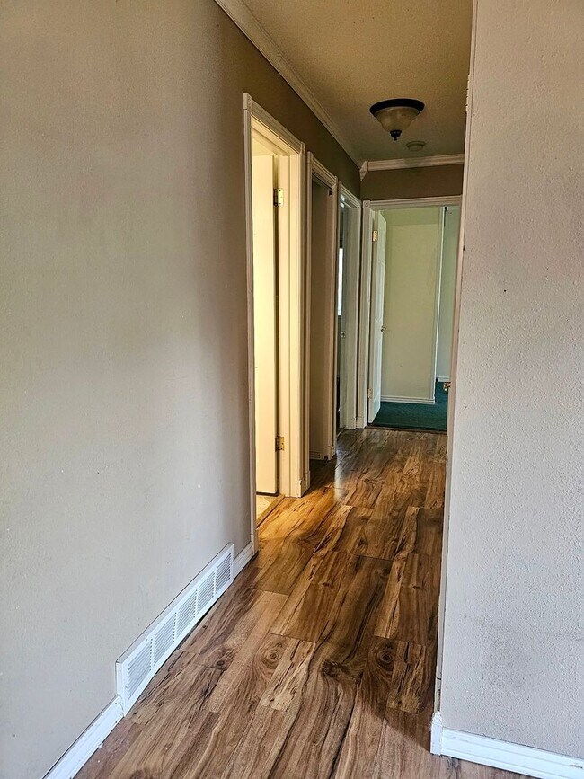 Building Photo - Beautiful 3 Bedroom/2.5 Bath in Lolo MT!