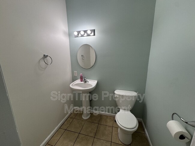 Building Photo - 42 E Franklin St