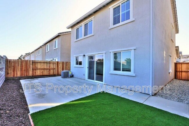 Building Photo - 2097 Shady Tree Cir