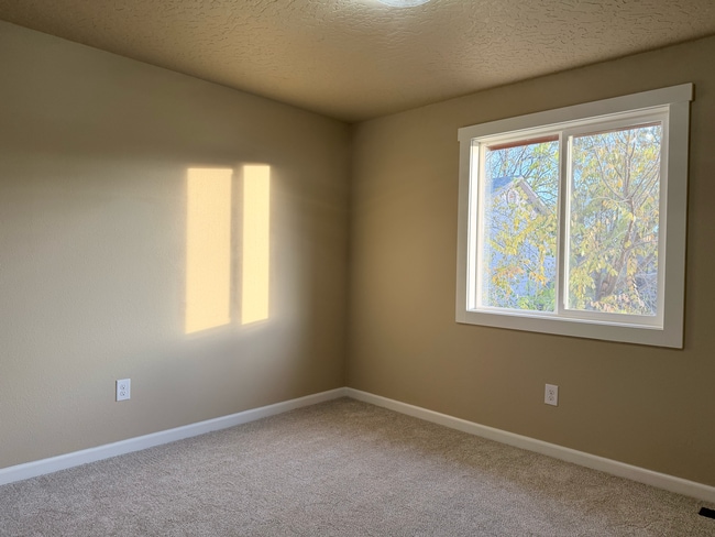 Building Photo - 919 Cove Arm Cir