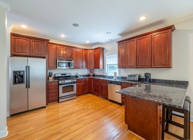 Building Photo - 1023 Black Rock Tpke