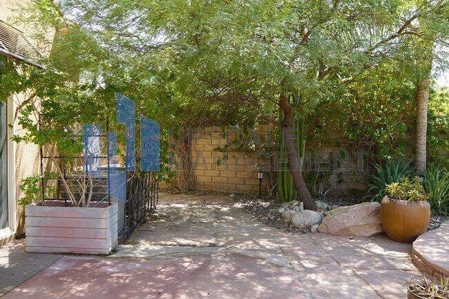 Building Photo - 2029 Savanna Way