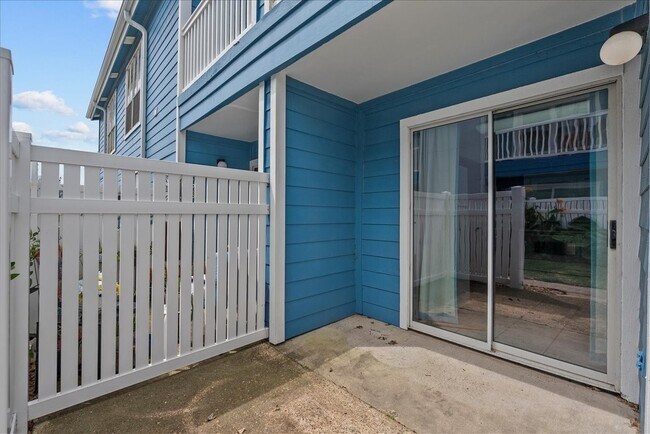 Building Photo - 3506 Cove View Blvd