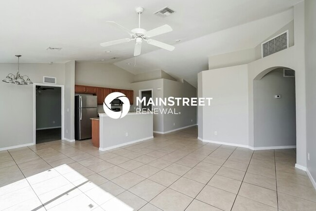 Building Photo - 3 Bedroom Pet-Friendly Home in LEHIGH ACRE...