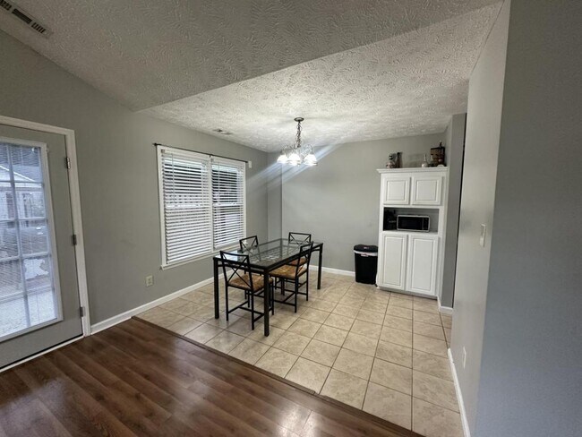 Building Photo - 6342 Foxlake Dr