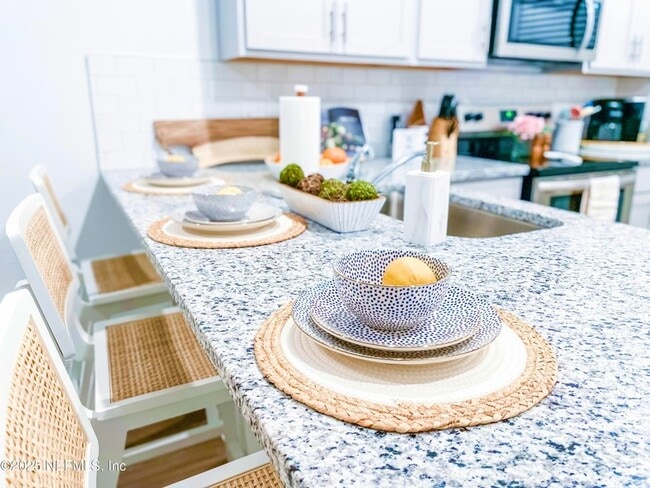 Building Photo - 84 Pamplona Dr