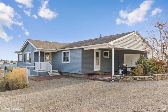 Building Photo - 46 Conanicut Rd