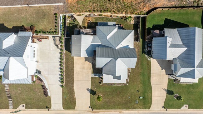 Building Photo - 2024 Adams Ridge Dr