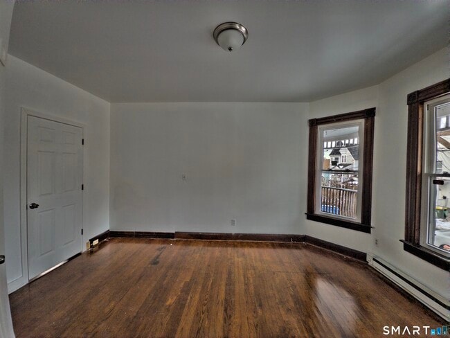 Building Photo - 64 Wood St