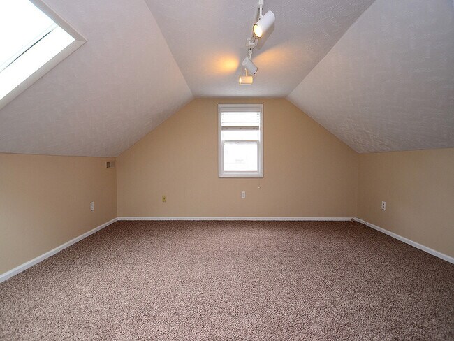Building Photo - 509 S 50th Ave