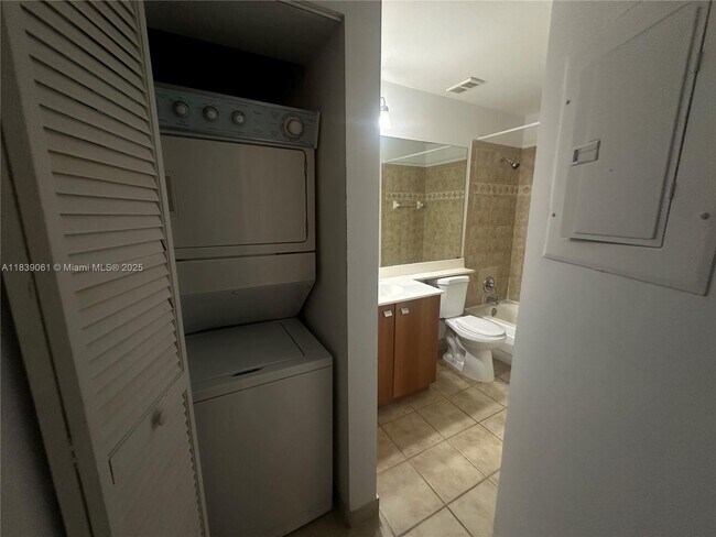Building Photo - 1125 Crystal Way
