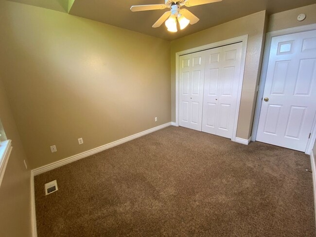 Building Photo - 322 N 50th Ave