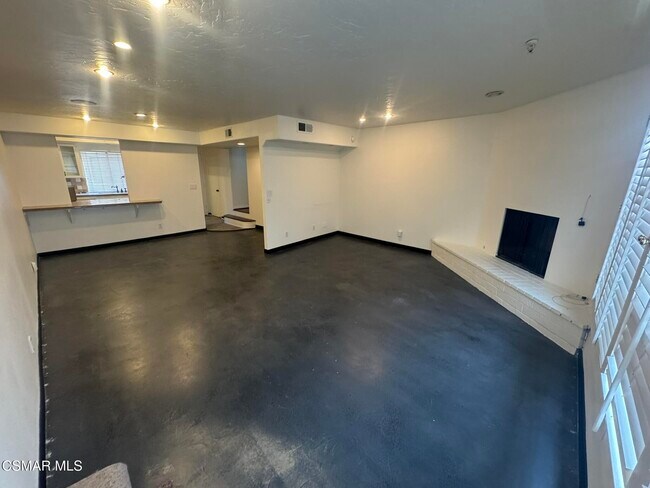 Building Photo - 12115 Valleyheart Dr