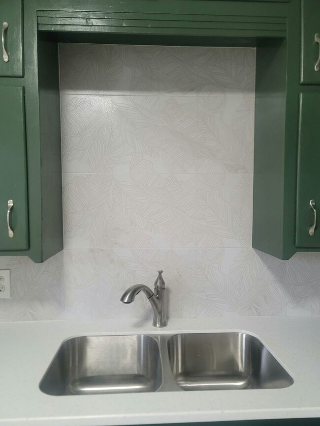 Building Photo - 5733 E Skinner St