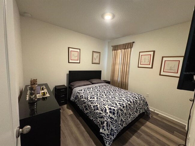 Building Photo - 916 August Sky Dr