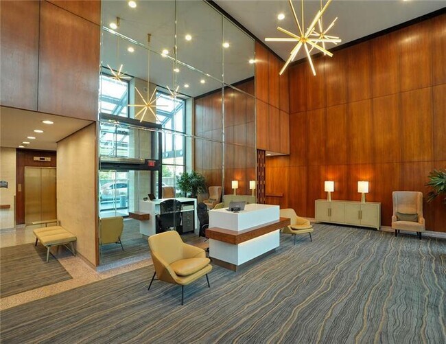 Building Photo - 320 Fort Duquesne Blvd