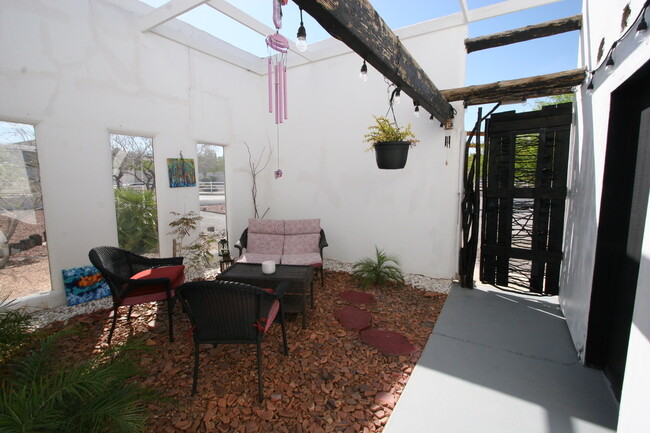 Building Photo - 8620 N El Capitan Way