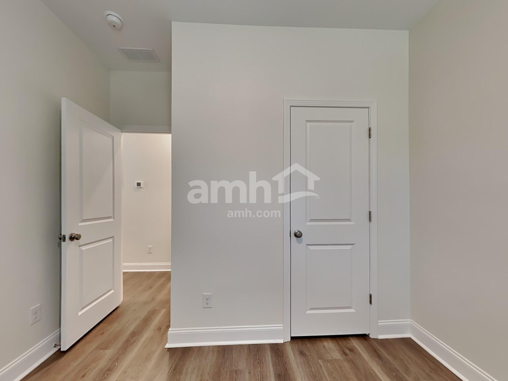 Building Photo - 1938 Weeping Cypress Dr