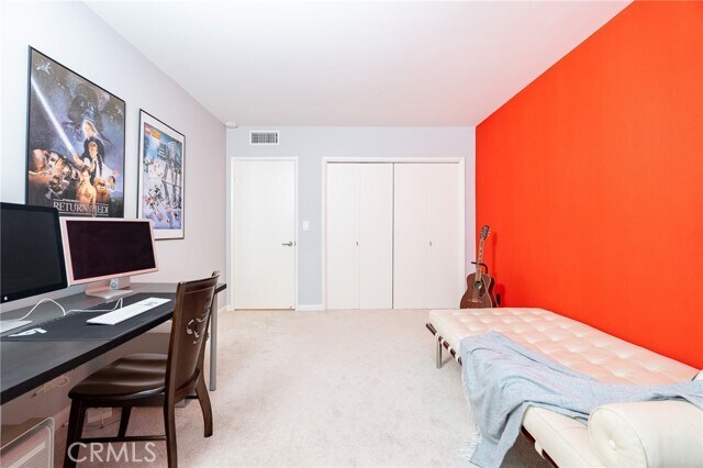 Building Photo - 927 Kings Rd