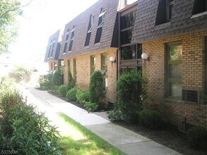 Building Photo - 295 Claremont Ave