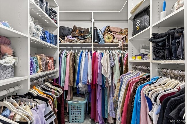 Building Photo - 5000 Town Center Dr