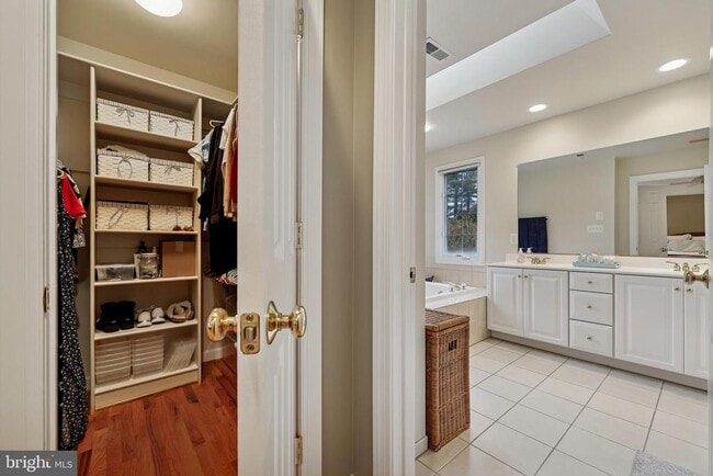 Building Photo - 8807 Ridge Rd