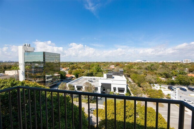 Building Photo - 2701 SW 3rd Ave